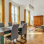 Appartement Fuerstlich Wohnen Am Circus Mit Blick Zur Granitz *