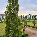 Fuerstlich Wohnen Am Circus Mit Blick Zur Granitz *