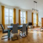 Appartement Fuerstlich Wohnen Am Circus Mit Blick Zur Granitz *