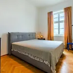 Fuerstlich Wohnen Am Circus Mit Blick Zur Granitz Apartment