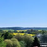 Fuerstlich Wohnen Am Circus Mit Blick Zur Granitz *