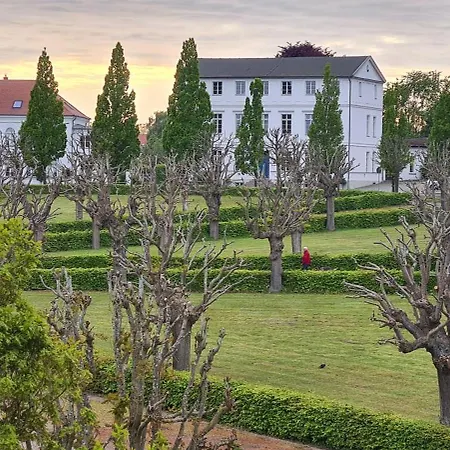 Fuerstlich Wohnen Im Obergeschoss شقة *