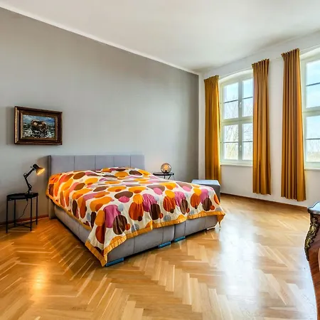 Apartamento Fuerstlich Wohnen Am Circus Mit Blick Zur Granitz *