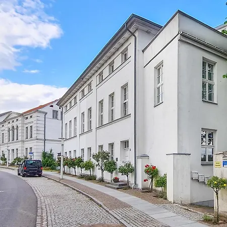 Fuerstlich Wohnen Am Circus Mit Blick Zur Granitz Apartment *