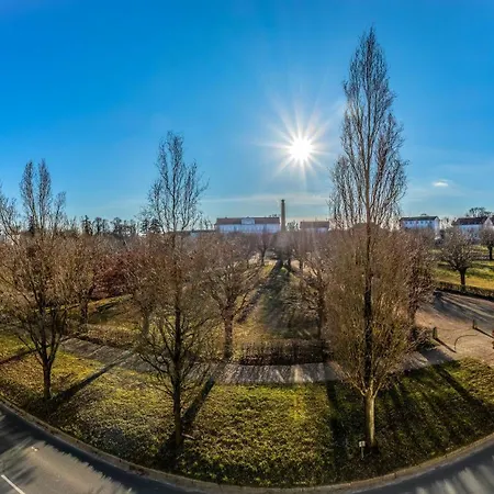 Apartamento Fuerstlich Wohnen Am Circus Mit Blick Zur Granitz *