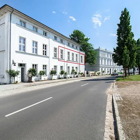 Apartamento Fuerstlich Wohnen Am Circus Mit Blick Zur Granitz *