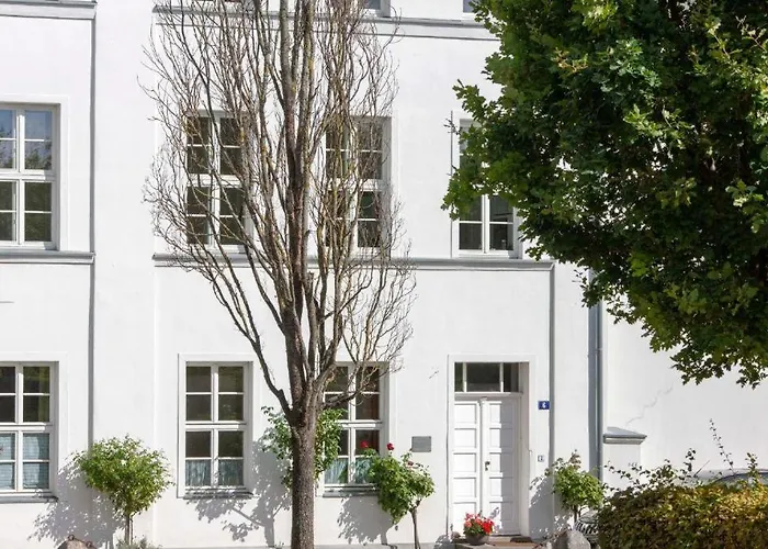 شقة Fuerstlich Wohnen Am Circus Mit Blick Zur Granitz *