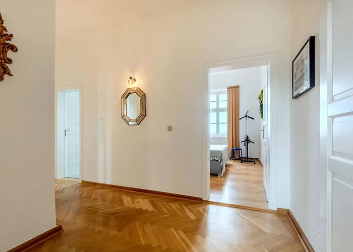 شقة Fuerstlich Wohnen Am Circus Mit Blick Zur Granitz