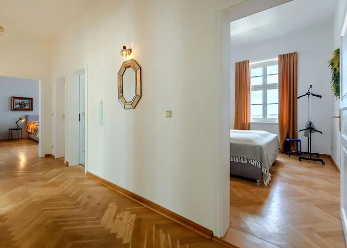 شقة Fuerstlich Wohnen Am Circus Mit Blick Zur Granitz